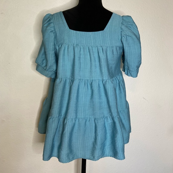 Turquoise Short Sleeve Button Up Blouse with Bubble Sleeves Size Medium - Picture 4 of 4